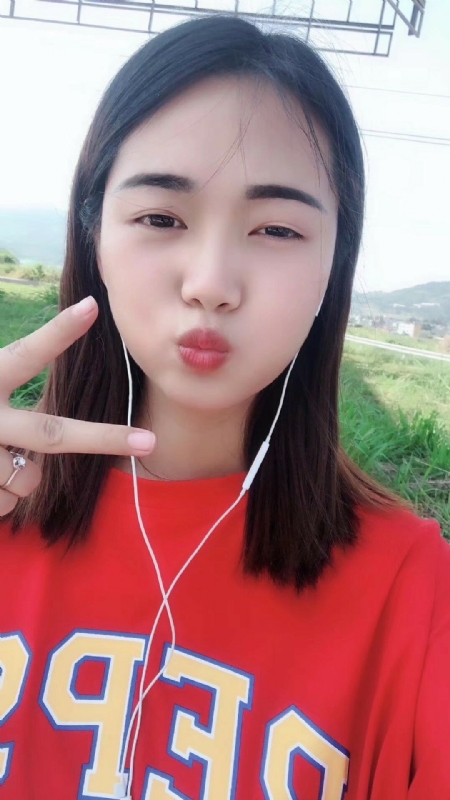 深拥必定温暖的第一张照片--丽水相亲服务中心