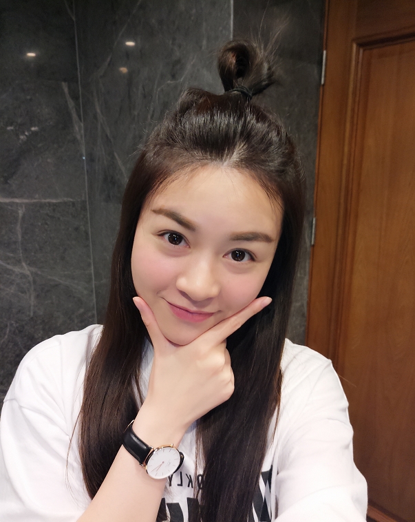 苹果味的第一张照片--丽水相亲服务中心