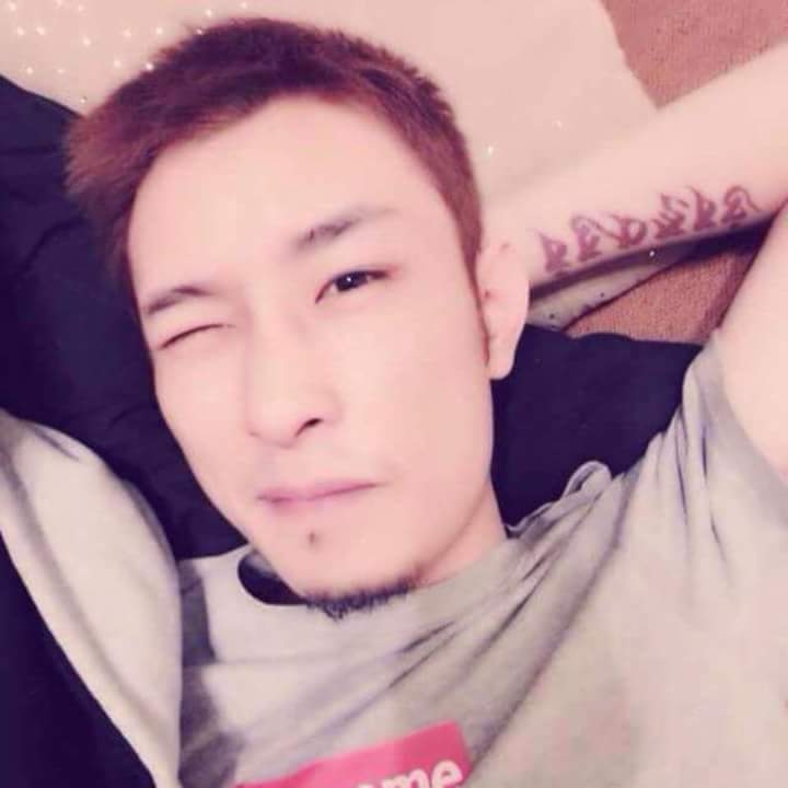 难得拥抱的第一张照片--丽水相亲服务中心