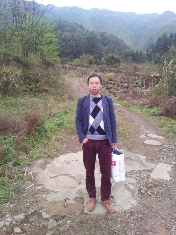 奋斗的第一张照片--丽水相亲服务中心