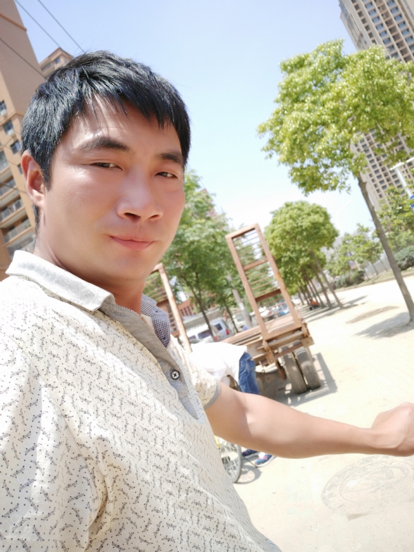 勇哥的第一张照片--丽水相亲服务中心