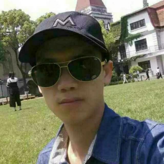 龙小华的第一张照片--丽水相亲服务中心