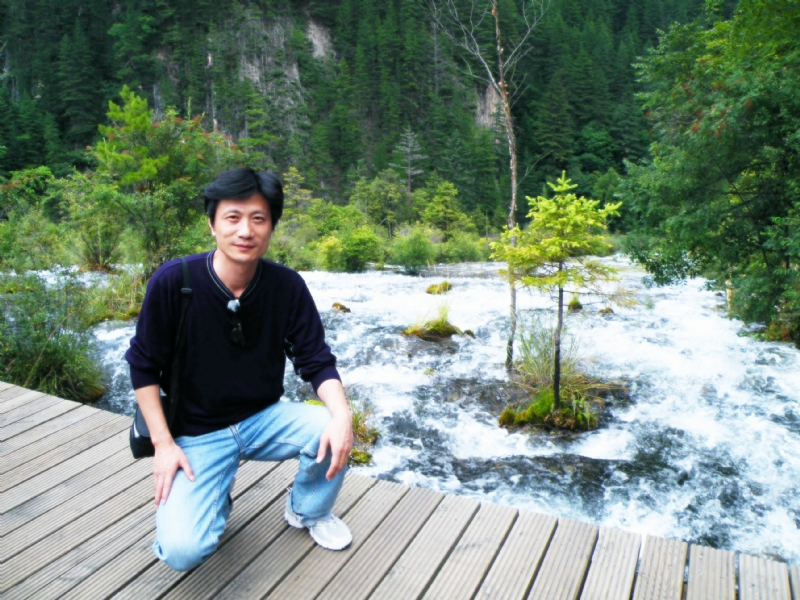 霞飞哥的第一张照片--丽水相亲服务中心