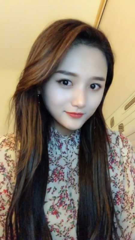 淡然一笑的第一张照片--丽水相亲服务中心