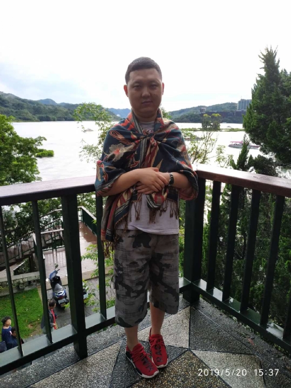 爱情里的俩个人的第一张照片--丽水相亲服务中心