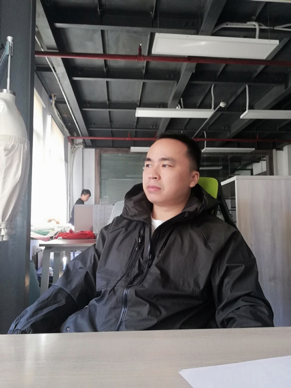 左眼皮跳跳的第一张照片--丽水相亲服务中心