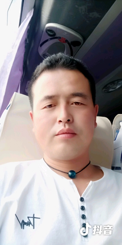 瞬间被爱上的第一张照片--丽水相亲服务中心