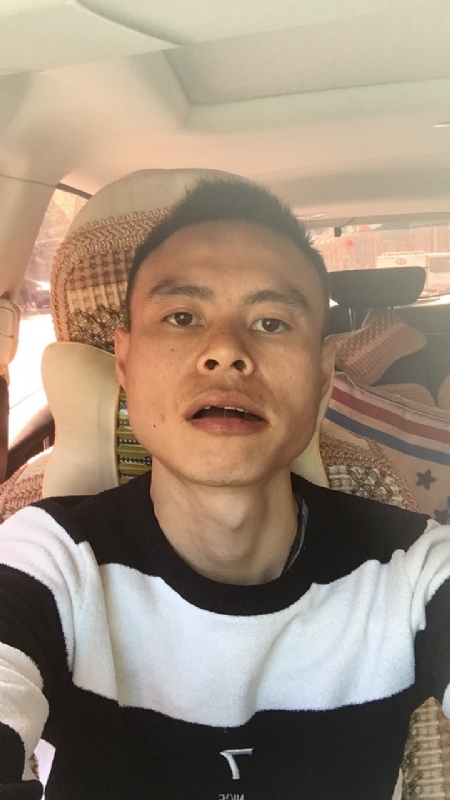 小何的第一张照片--丽水相亲服务中心