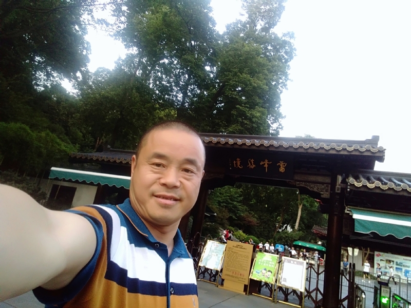 夏雨晨紫的第一张照片--丽水相亲服务中心