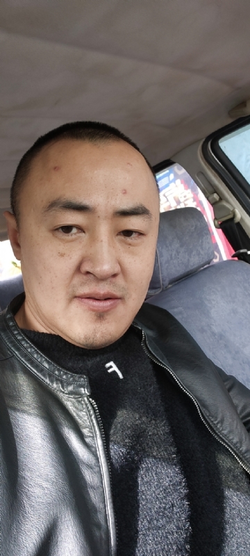 精神九哥的第一张照片--丽水相亲服务中心