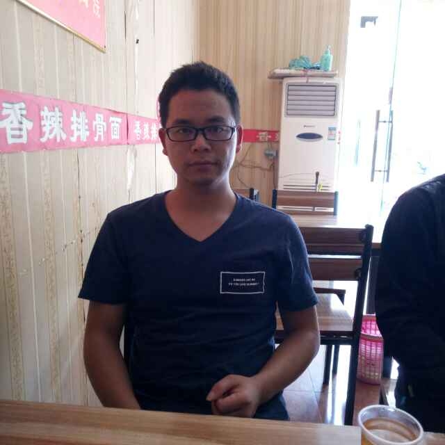 会哭的星星的第一张照片--丽水相亲服务中心