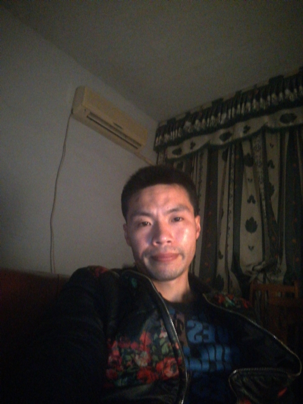 性情男儿的第一张照片--丽水相亲服务中心