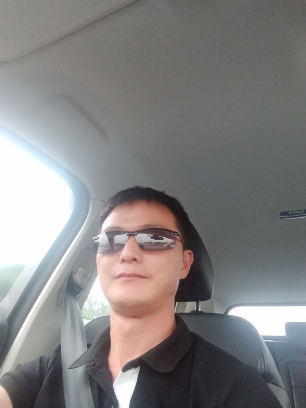 孤独的男人的第二张照片--丽水相亲服务中心