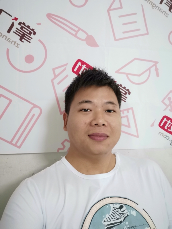 轻静地行走着的第一张照片--丽水相亲服务中心