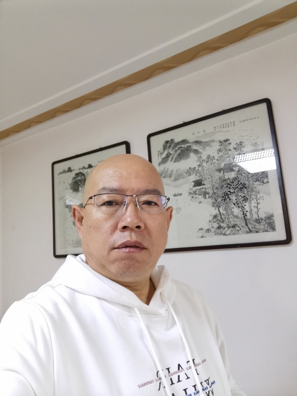 光头博士的第一张照片--丽水相亲服务中心