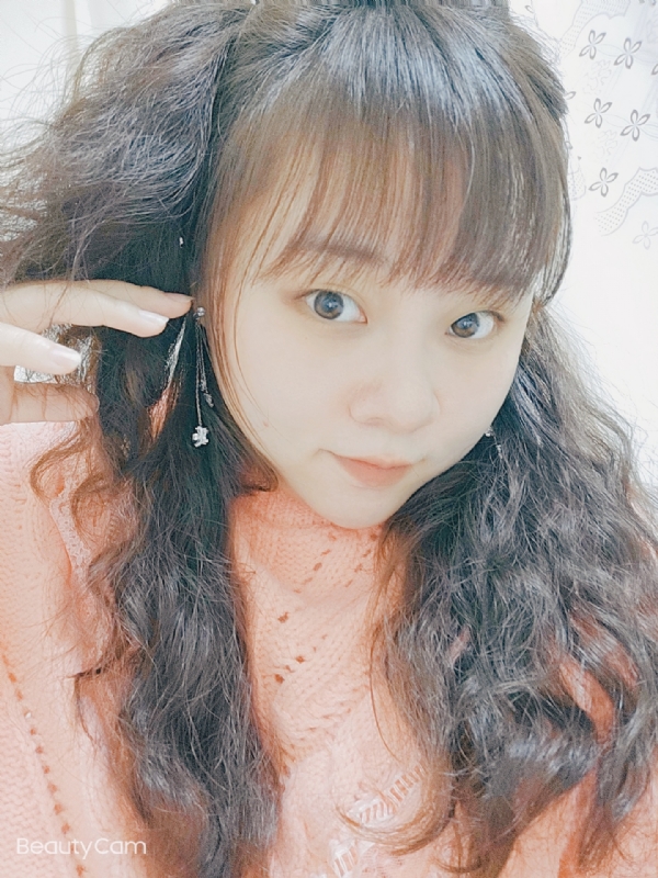 艾薇儿的第一张照片--丽水相亲服务中心