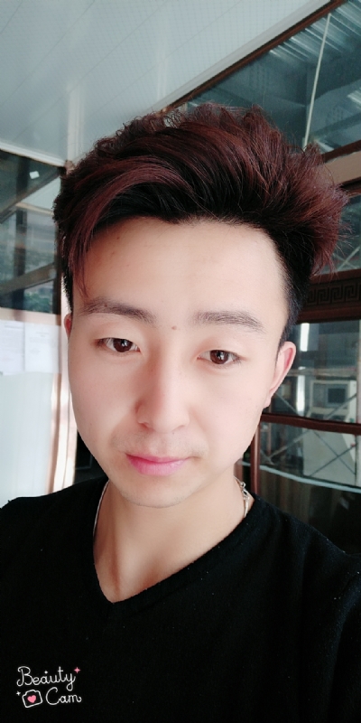 拼命微笑的第三张照片--丽水相亲服务中心