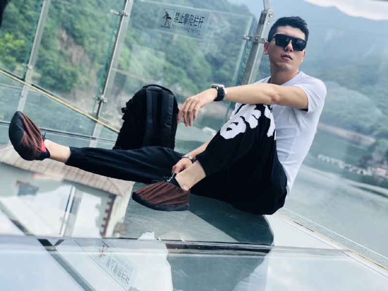 庄周梦蝶的第一张照片--丽水相亲服务中心