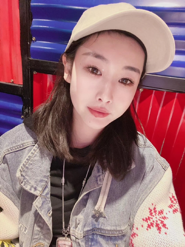 玲珑的第一张照片--丽水相亲服务中心