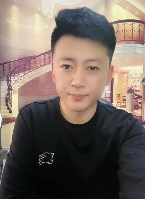 屋顶拾荒人的第三张照片--丽水相亲服务中心