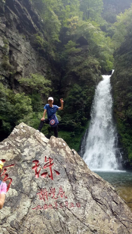 海岸岩崖的第一张照片--丽水相亲服务中心