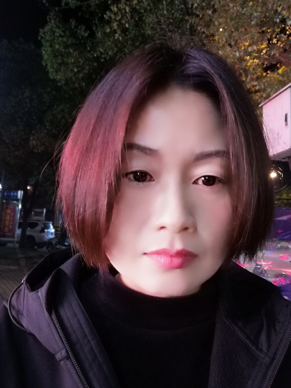 风中百合的第一张照片--丽水相亲服务中心