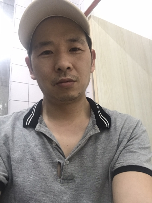 老何的第一张照片--丽水相亲服务中心