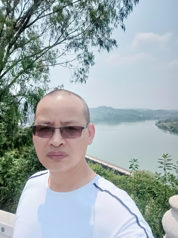 随缘随性的第一张照片--丽水相亲服务中心