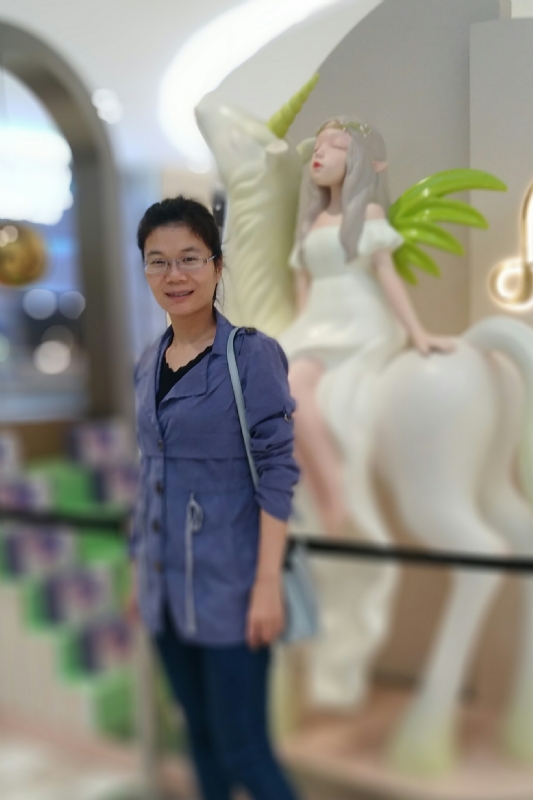 霞的第一张照片--丽水相亲服务中心