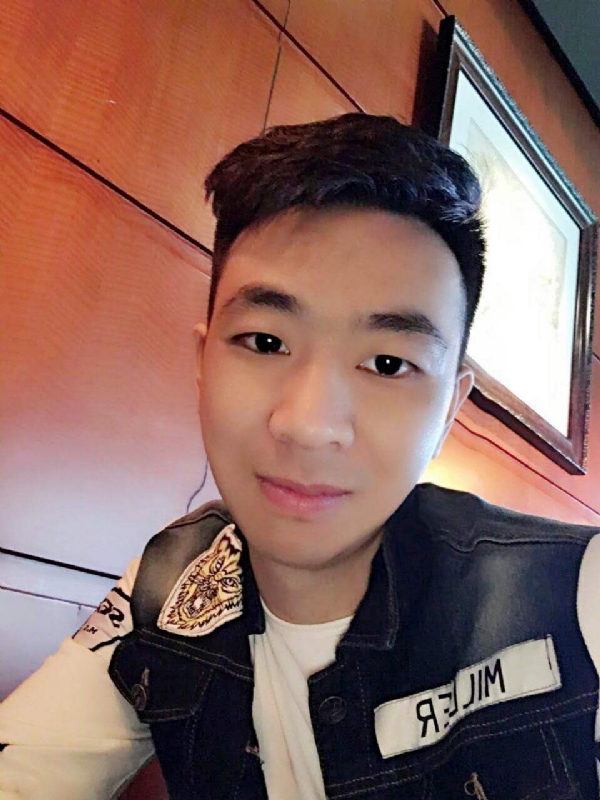 滞后的微笑的第三张照片--丽水相亲服务中心