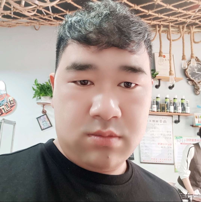 田野小伟的第一张照片--丽水相亲服务中心