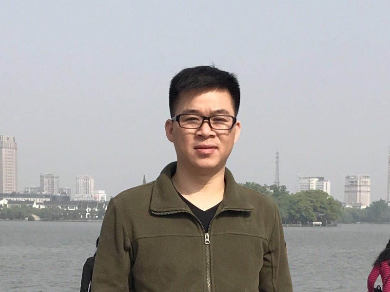 孔雀鱼的第一张照片--丽水相亲服务中心