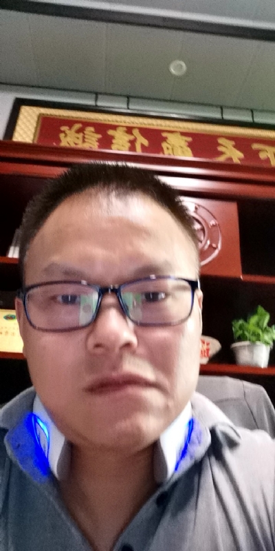 模具工匠的第一张照片--丽水相亲服务中心