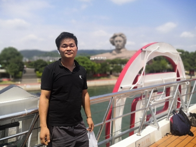 龙的传人的第一张照片--丽水相亲服务中心