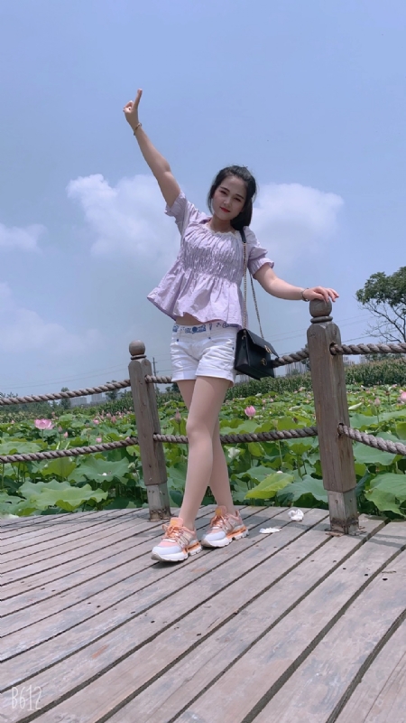 秋水伊人的第一张照片--丽水相亲服务中心