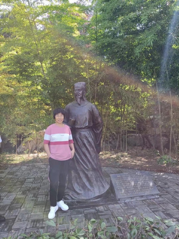 秋天的菊花的第一张照片--丽水相亲服务中心