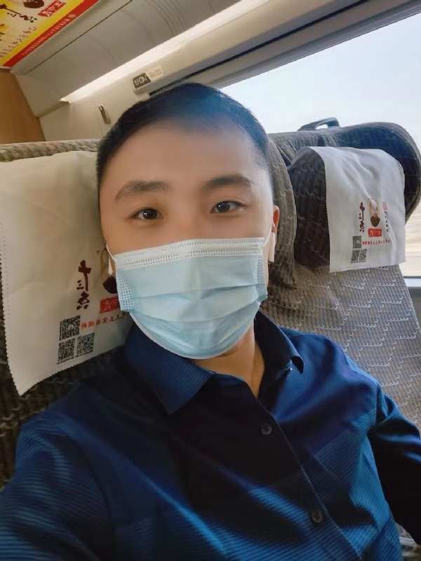 孤独的小屁猪的第二张照片--丽水相亲服务中心