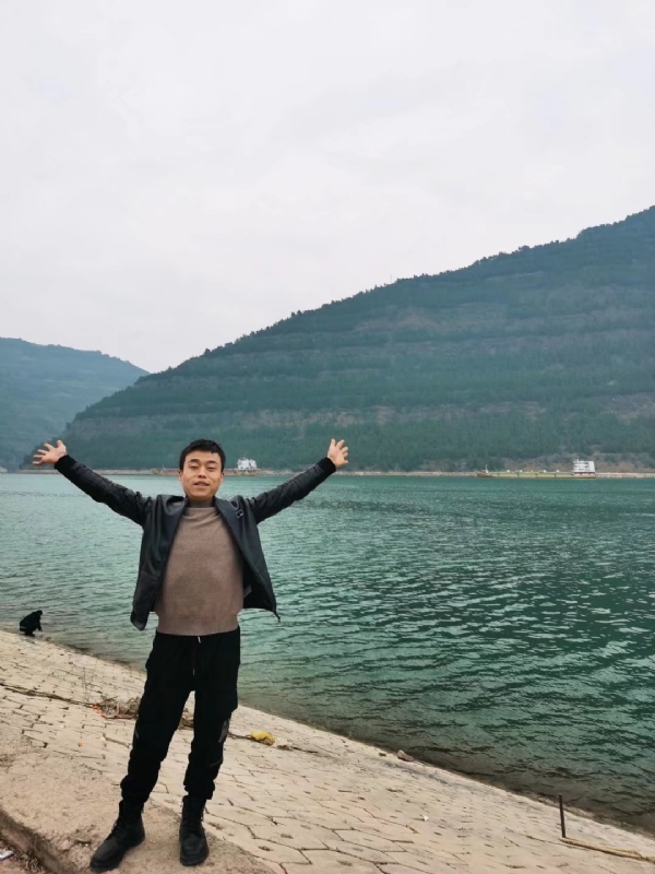 寂寞的风的第一张照片--丽水相亲服务中心