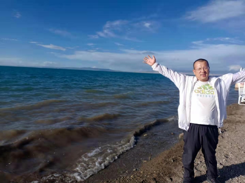 蜜蜂的第一张照片--丽水相亲服务中心