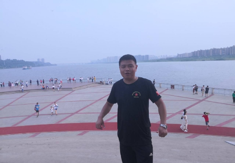 曾经心疼的我的第一张照片--丽水相亲服务中心