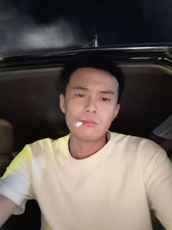 爱睡觉的土拨鼠的第一张照片--丽水相亲服务中心