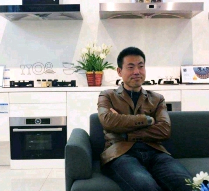 奋斗的执着的第一张照片--丽水相亲服务中心