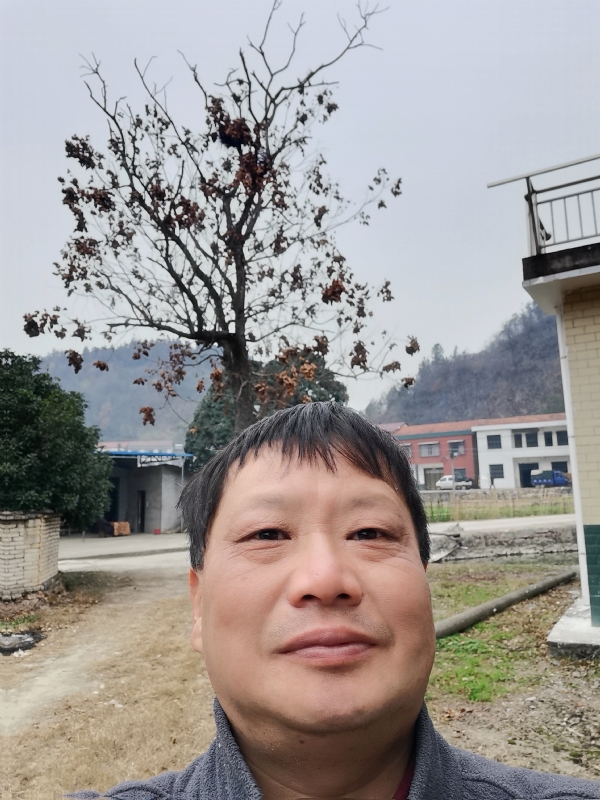 苏众青春冲浪的第一张照片--丽水相亲服务中心