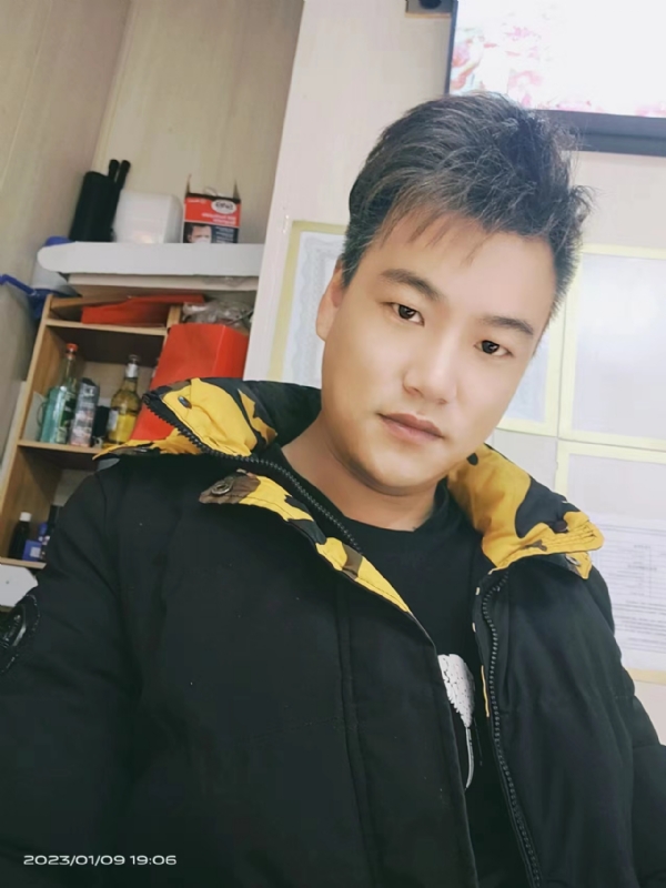 孤酒枕愁眼眠的第一张照片--丽水相亲服务中心