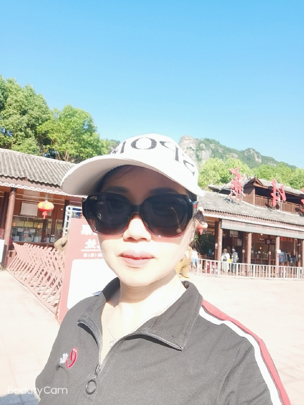 山百合的第一张照片--丽水相亲服务中心