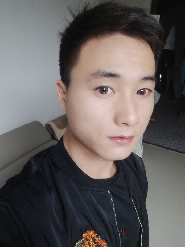 何凡的第三张照片--丽水相亲服务中心