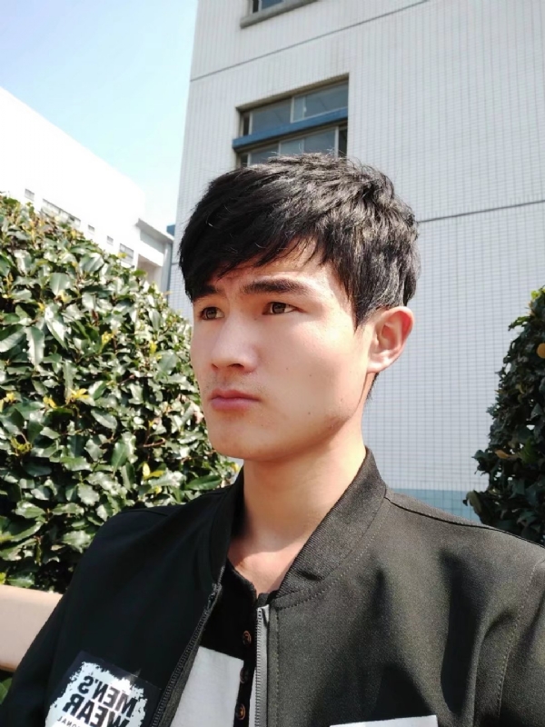 阳光男孩的第四张照片--丽水相亲服务中心