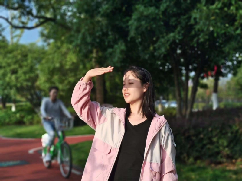 达拉崩吧的第一张照片--丽水相亲服务中心