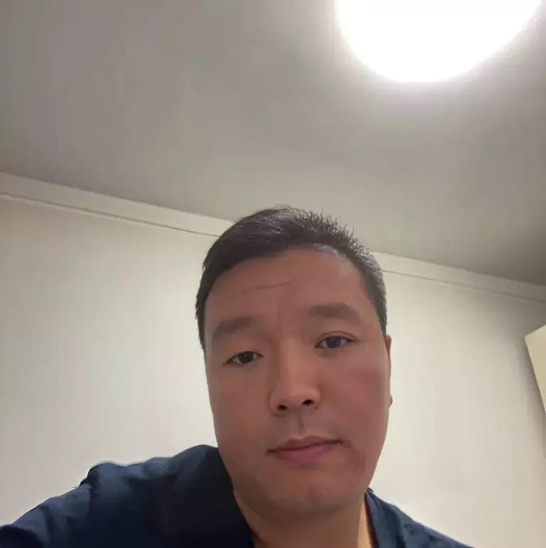 穿唐装的松鼠的第一张照片--丽水相亲服务中心