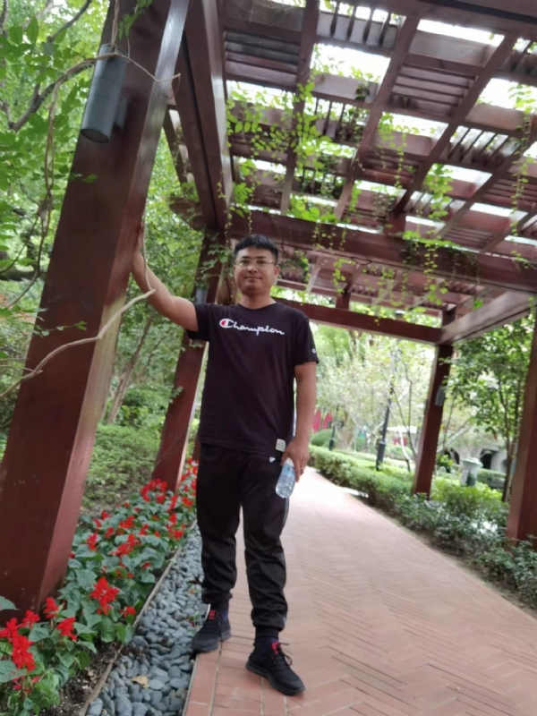 会飞的鱼的第二张照片--丽水相亲服务中心